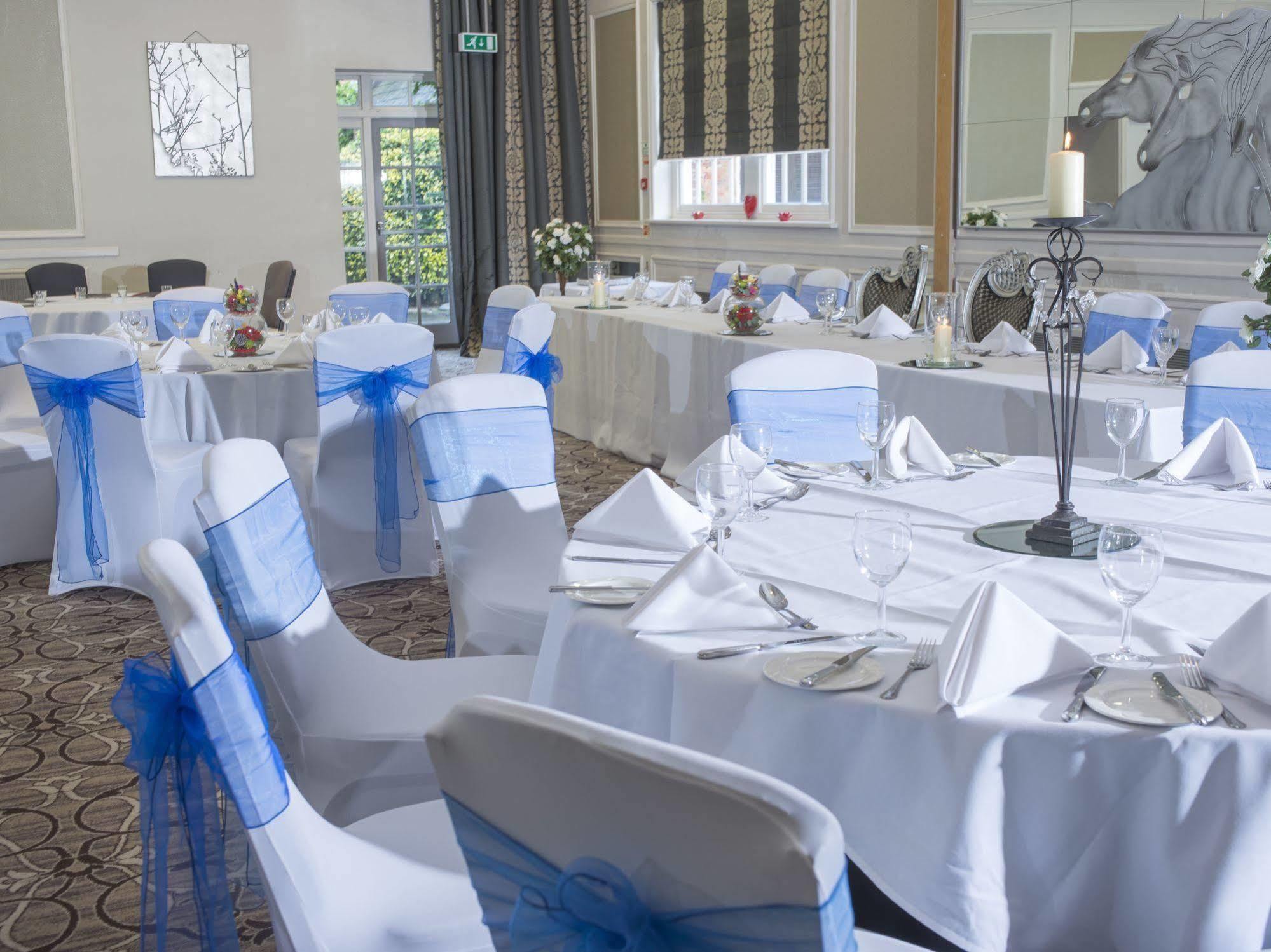 The Spread Eagle Hotel Thame Extérieur photo